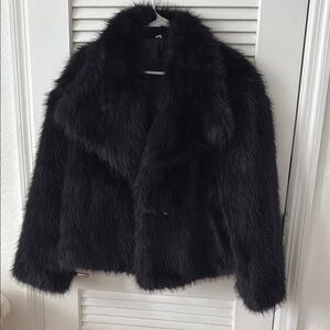 Luxurious Black fur  Jacket with Plush Texture and Glamorous Collar